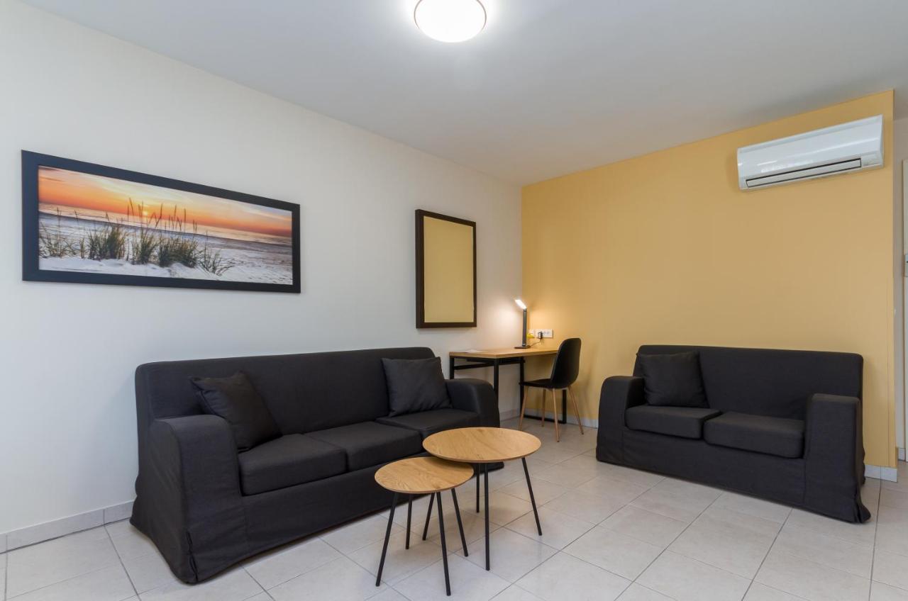 Ponent 612 In Marina By Locap Group *